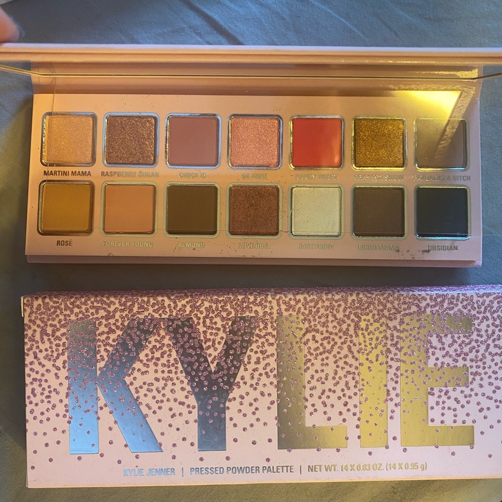 Kylie Cosmetics Eyeshadow Palette - Vibrant Shades